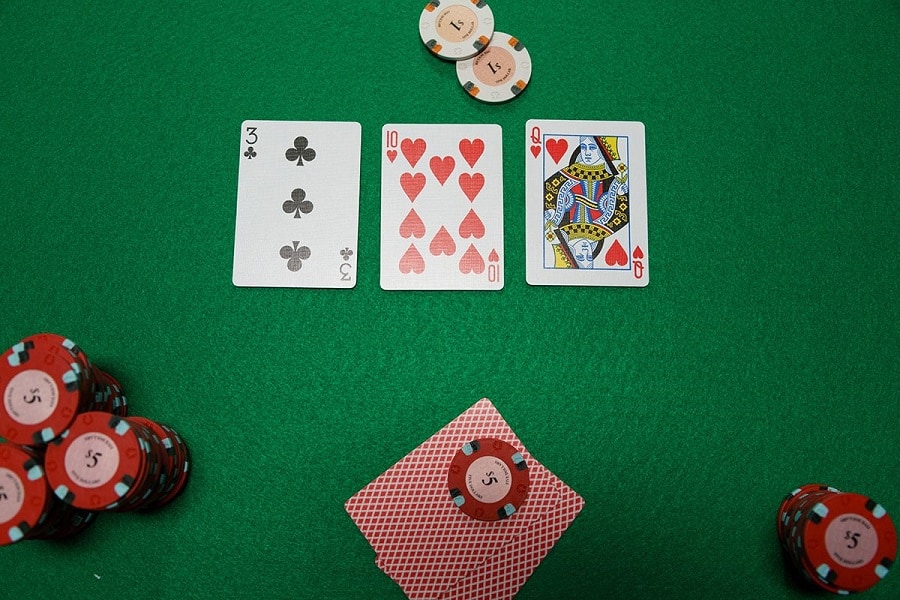 Hé lộ những kinh nghiệm giúp người chơi Poker chắc thắng và kiếm được tiền